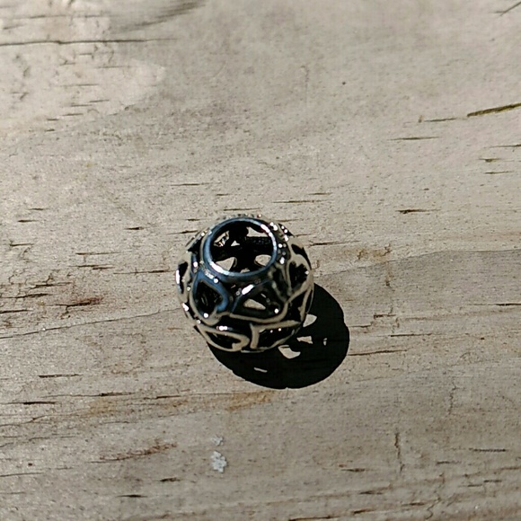 Chamilia "Open Hearts" charm - Picture 1 of 4